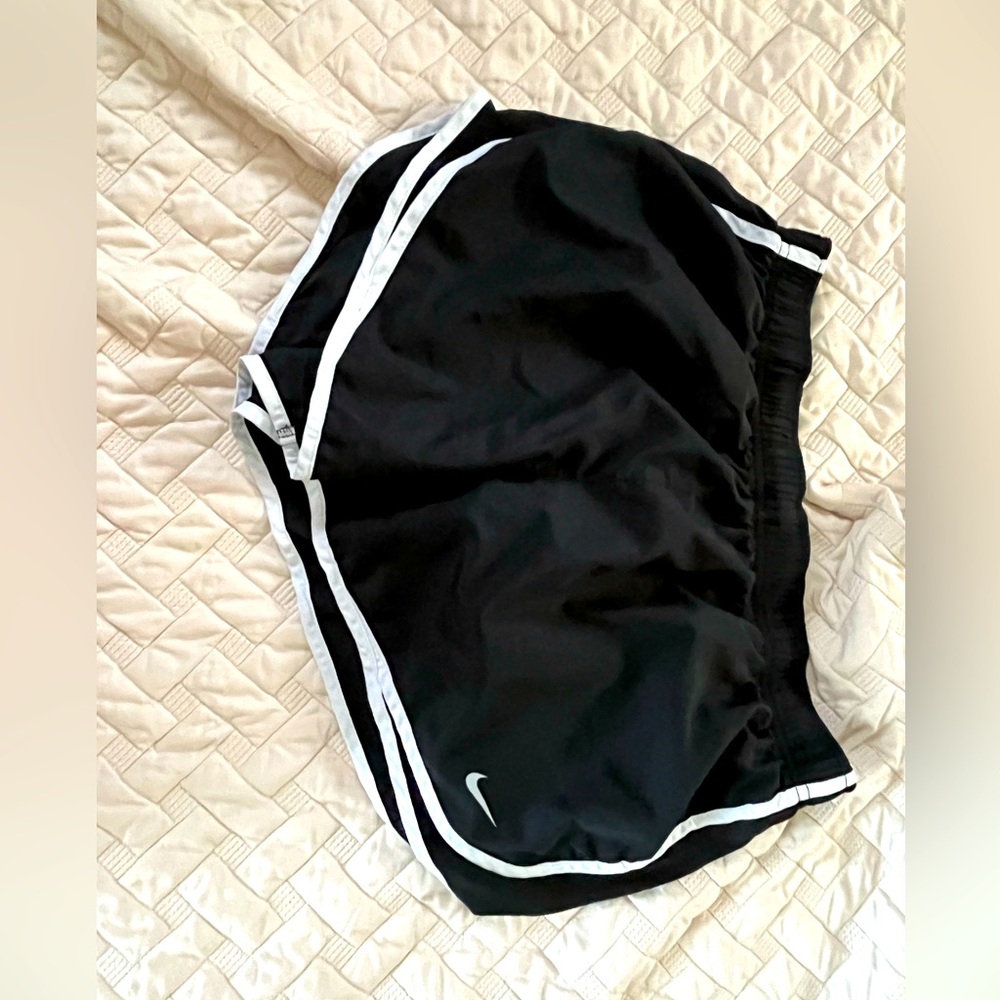 Nike shorts size 31